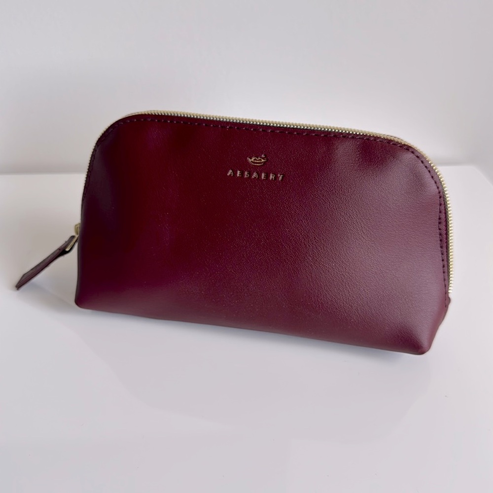 ✈️HOST PICK✈️ Aesaert for Brussels Airlines travel Amenity kit in burgundy